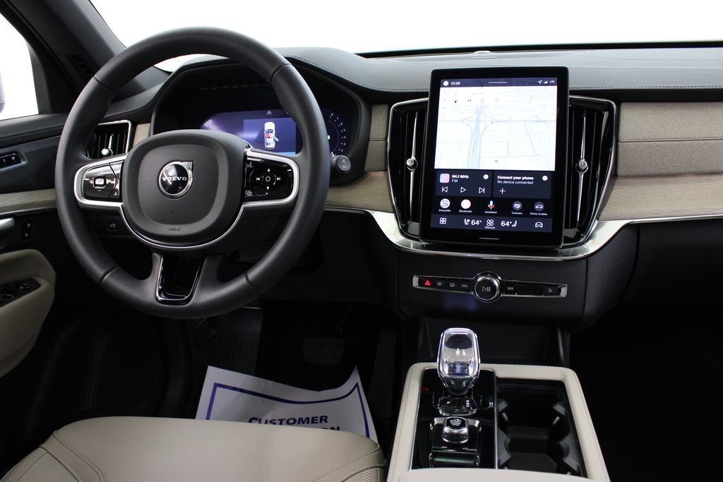 2026 Volvo XC90 Plus - Photo 9