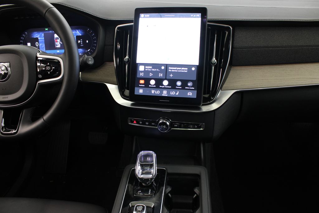 2025 Volvo XC90 Plus - Photo 23
