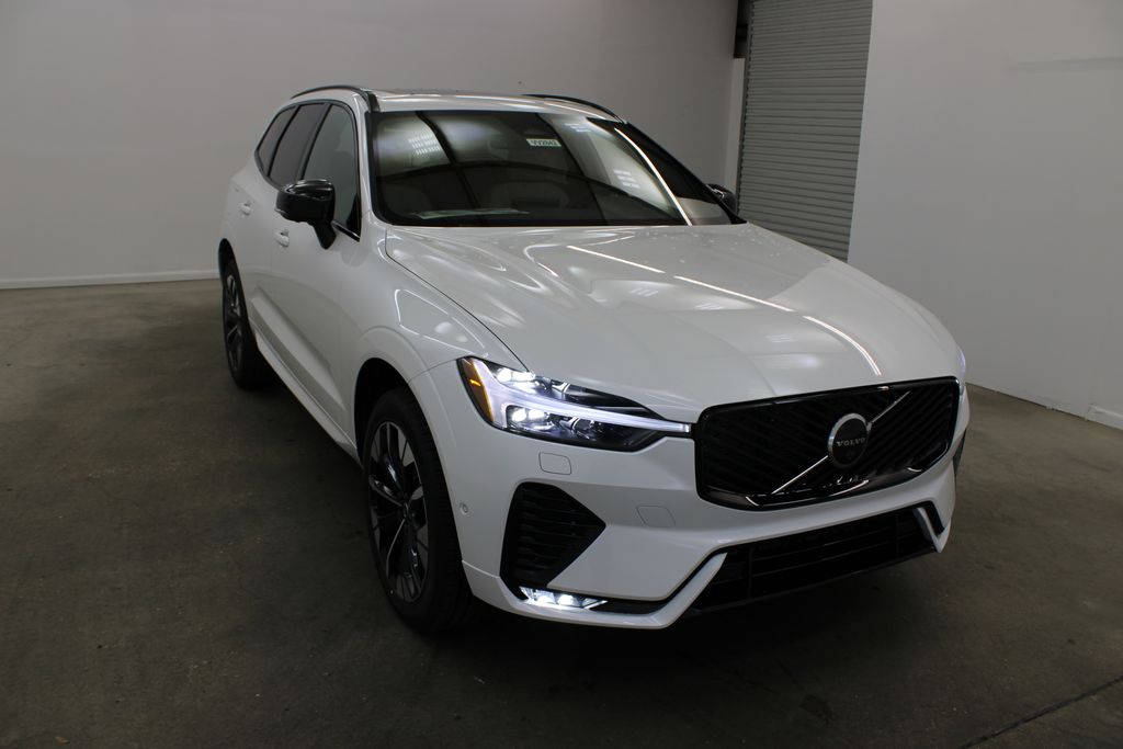 2026 Volvo XC60 Plus - Photo 6