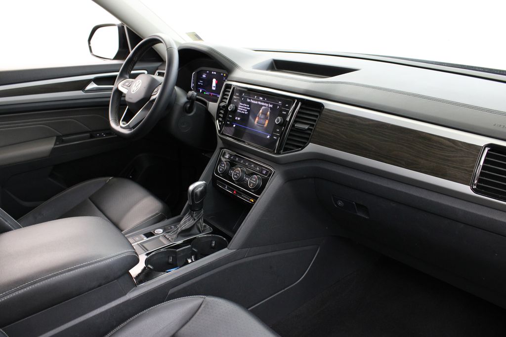 2022 Volkswagen Atlas SE w/Tech - Photo 25