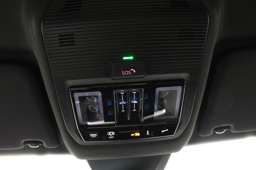 2025 Volkswagen Atlas Cross Sport SEL Premium R-LINE - Photo 28