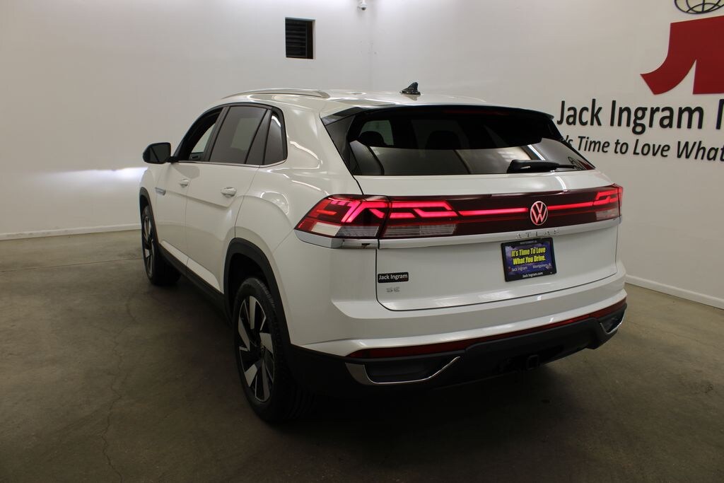 New 2026 Volkswagen Atlas Cross Sport 2.0T SE w/Technology SUV