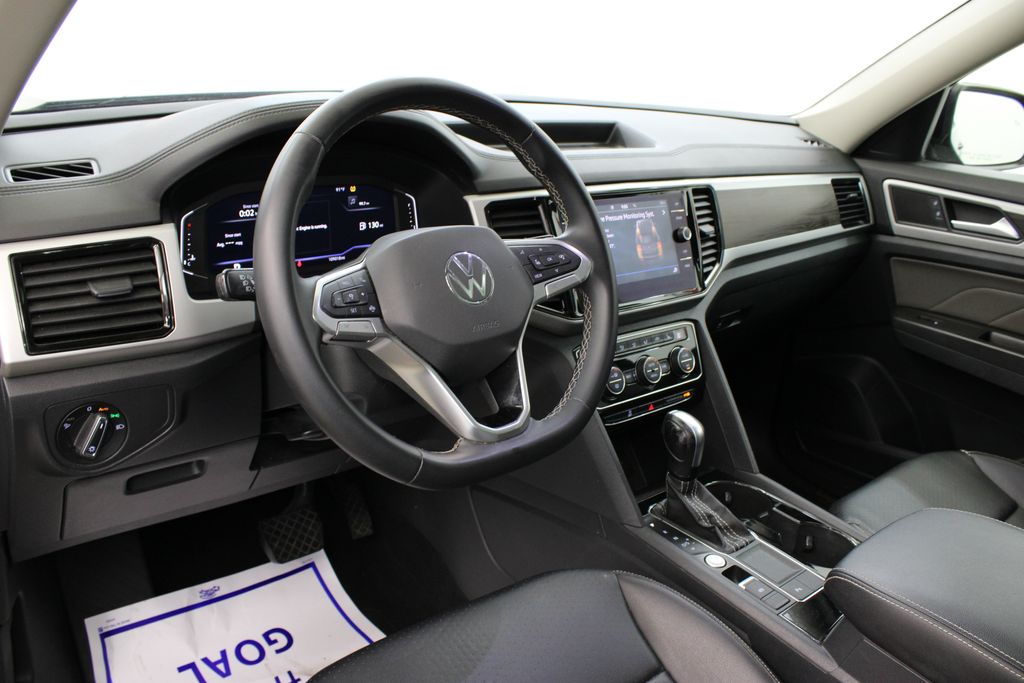 2022 Volkswagen Atlas SE w/Tech - Photo 16