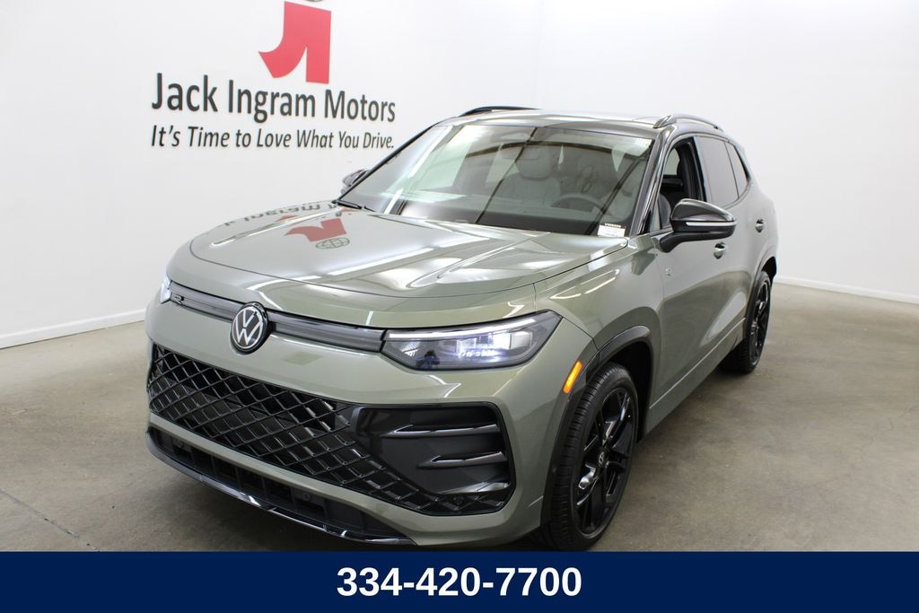 New 2026 Volkswagen Tiguan 2.0T SE R-Line Black SUV