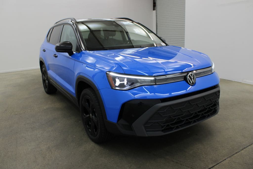 2025 Volkswagen Taos SE Black - Photo 6