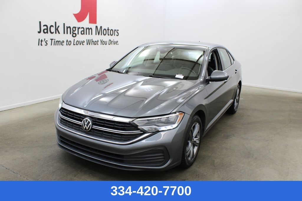Used 2024 Volkswagen Jetta 1.5T SE Sedan