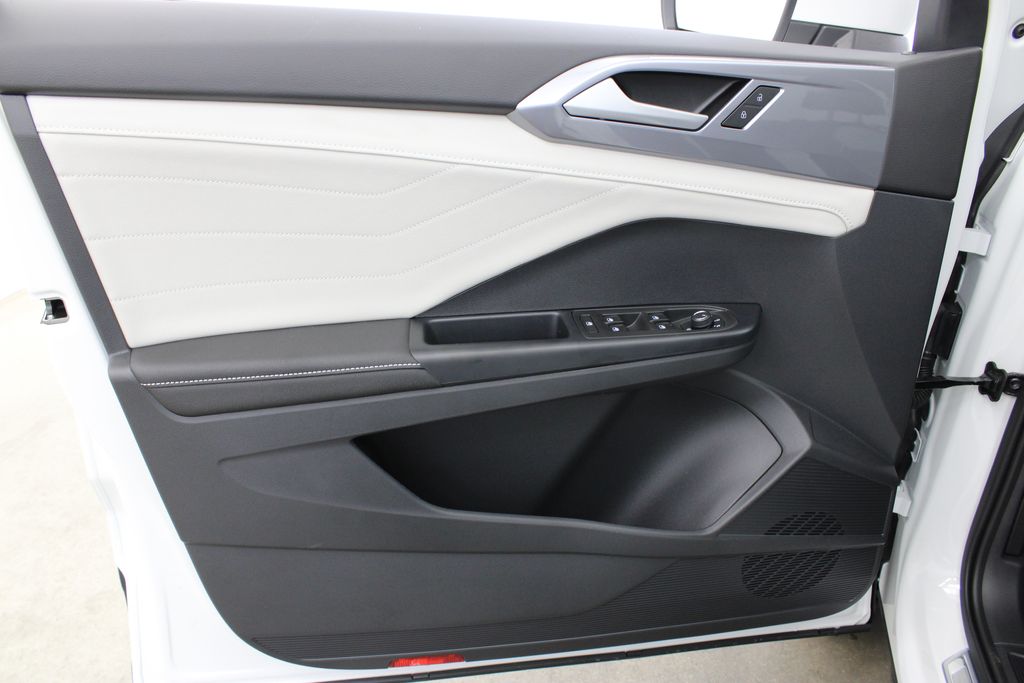 2026 Volkswagen Taos SEL - Photo 17
