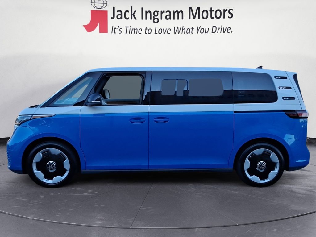 New 2025 Volkswagen ID. Buzz Pro S Plus Minivan/Van