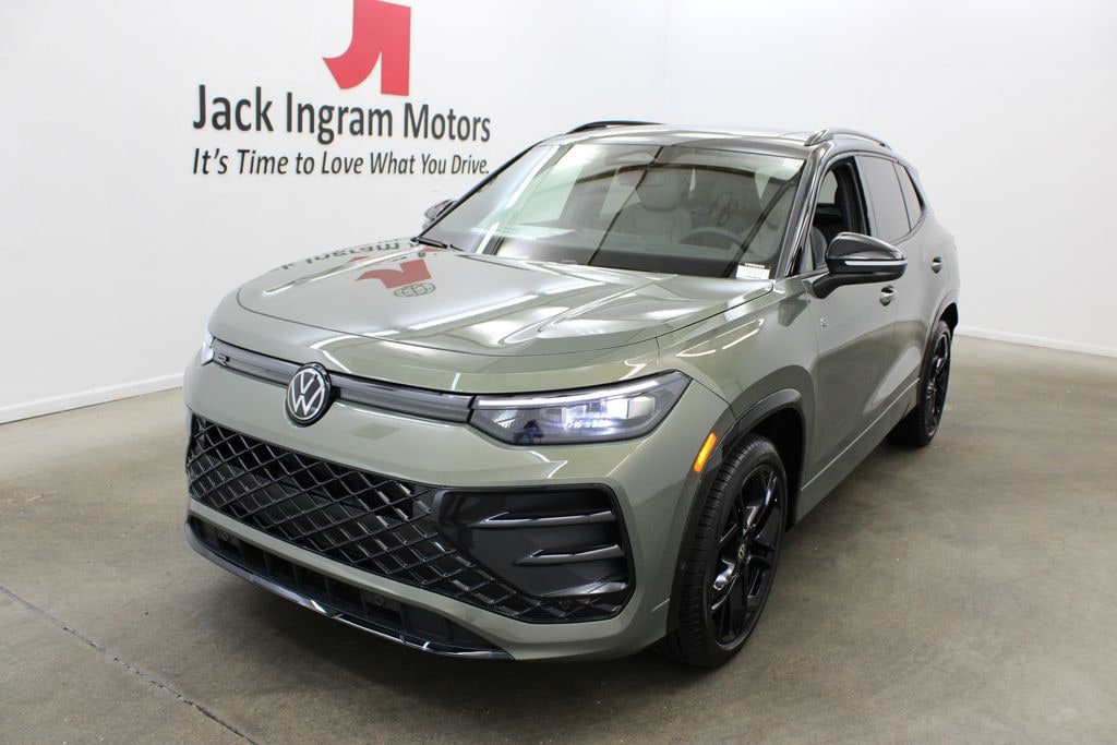 New 2026 Volkswagen Tiguan 2.0T SE R-Line Black SUV