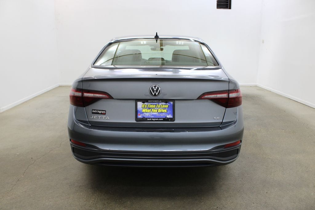 Used 2024 Volkswagen Jetta 1.5T SE Sedan