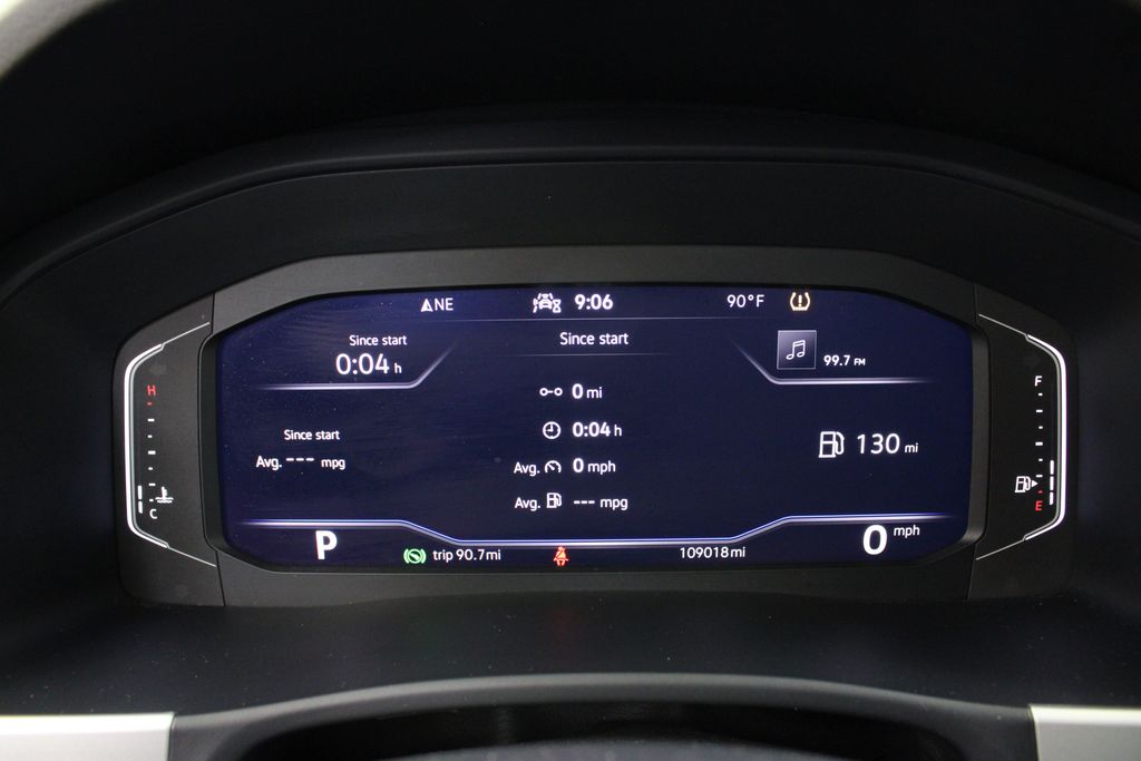2022 Volkswagen Atlas SE w/Tech - Photo 10