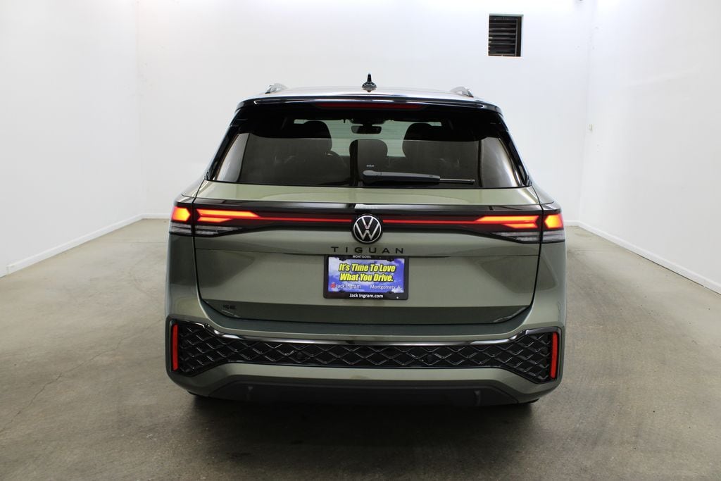 New 2026 Volkswagen Tiguan 2.0T SE R-Line Black SUV