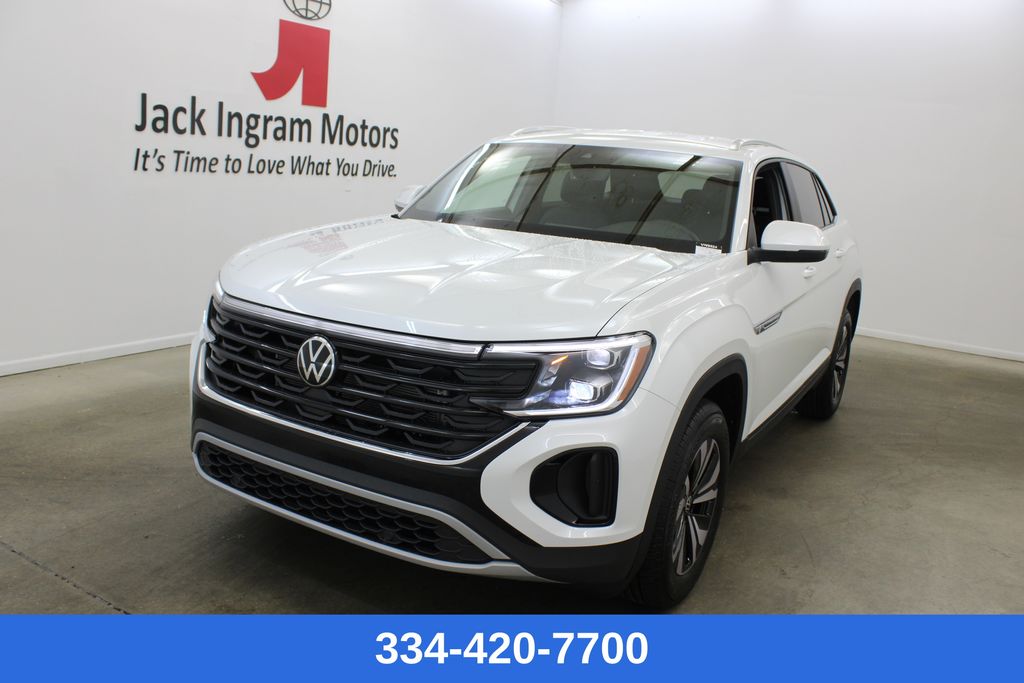 2026 Volkswagen Atlas Cross Sport 2.0T SE's photo