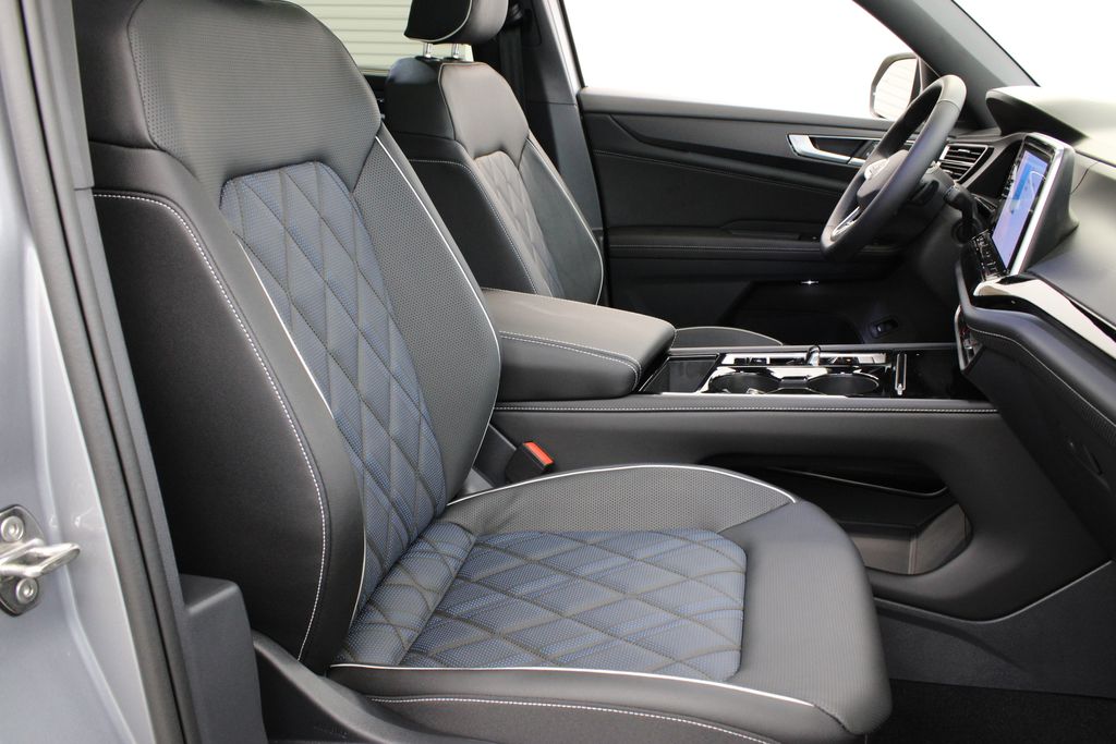 2025 Volkswagen Atlas Cross Sport SEL Premium R-LINE - Photo 22
