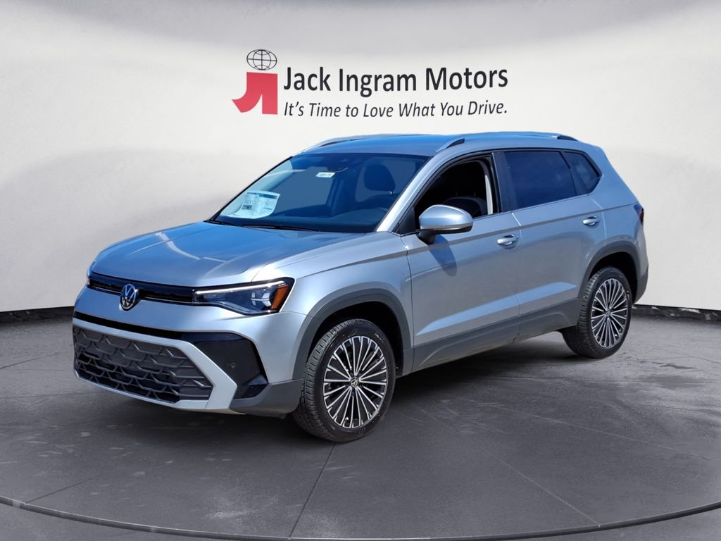 2025 Volkswagen Taos 1.5T SE's photo
