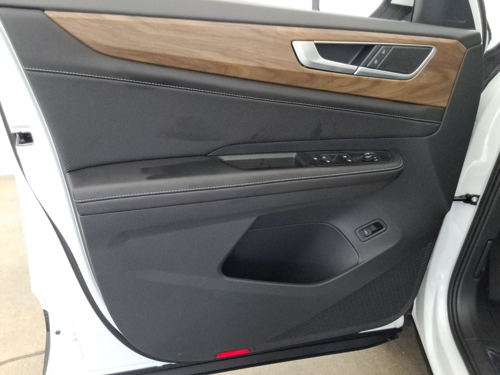 2026 Volkswagen Atlas SE w/Tech - Photo 17