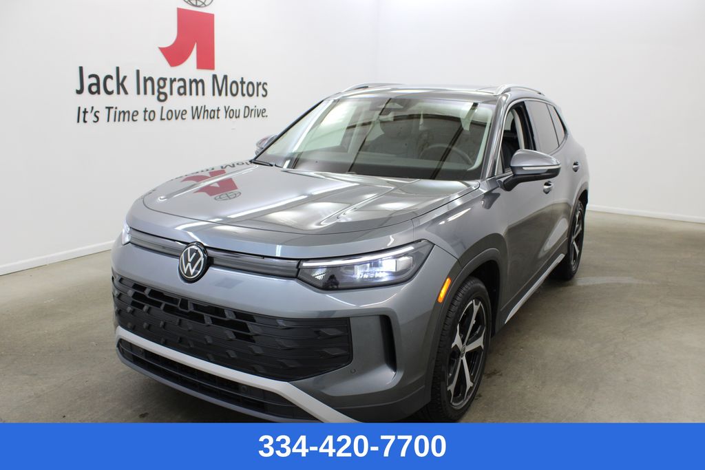 2026 Volkswagen Tiguan 2.0T SE's photo