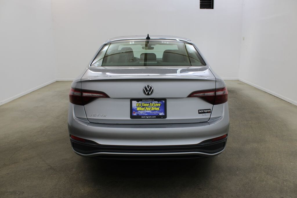 Used 2024 Volkswagen Jetta 1.5T SE Sedan