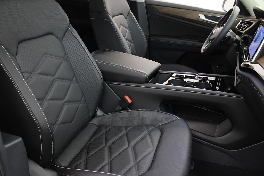 2026 Volkswagen Atlas SE w/Tech - Photo 23