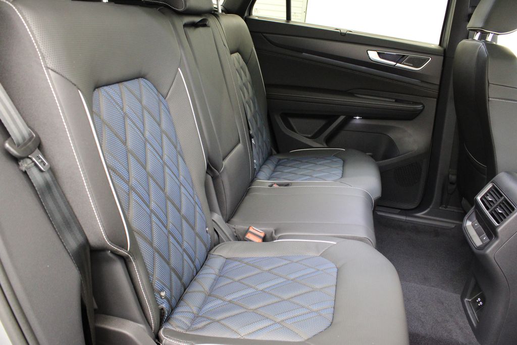 2025 Volkswagen Atlas Cross Sport SEL Premium R-LINE - Photo 19