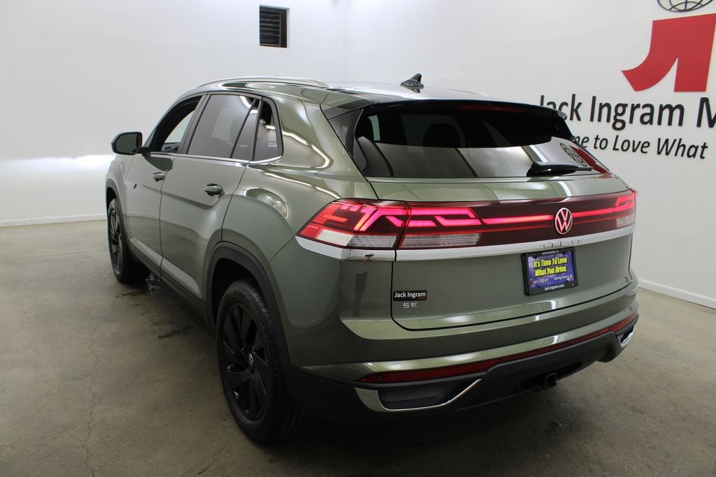 New 2026 Volkswagen Atlas Cross Sport 2.0T SE w/Technology SUV