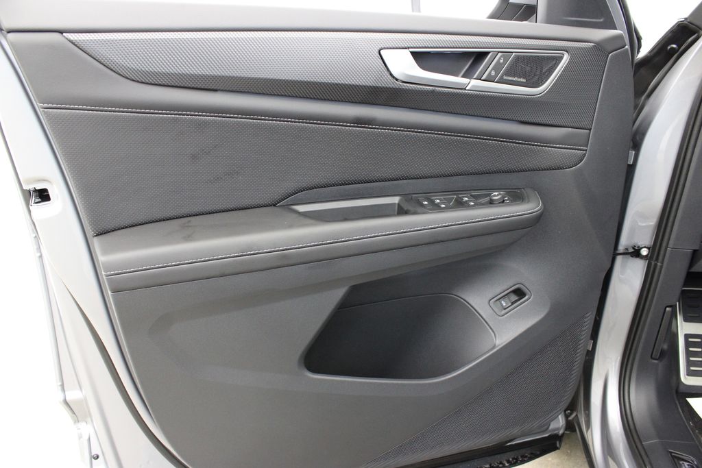 2025 Volkswagen Atlas Cross Sport SEL Premium R-LINE - Photo 16