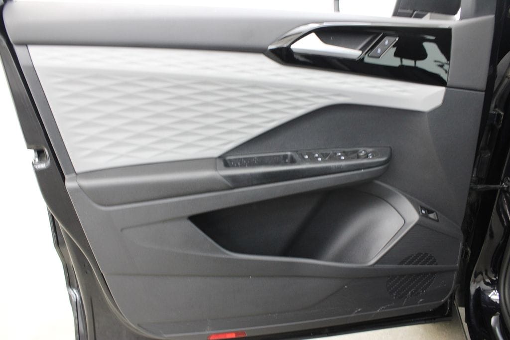 2022 Volkswagen Taos S - Photo 16