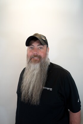 Staff member Robert Jones from ID_8d3ad6