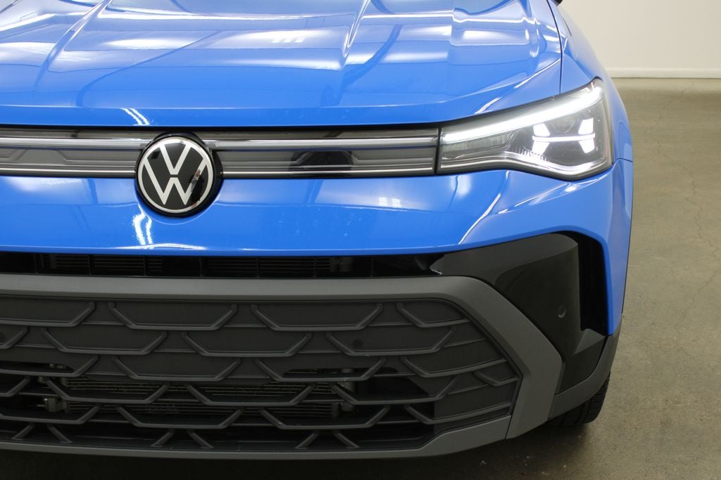 2025 Volkswagen Taos SE Black - Photo 8