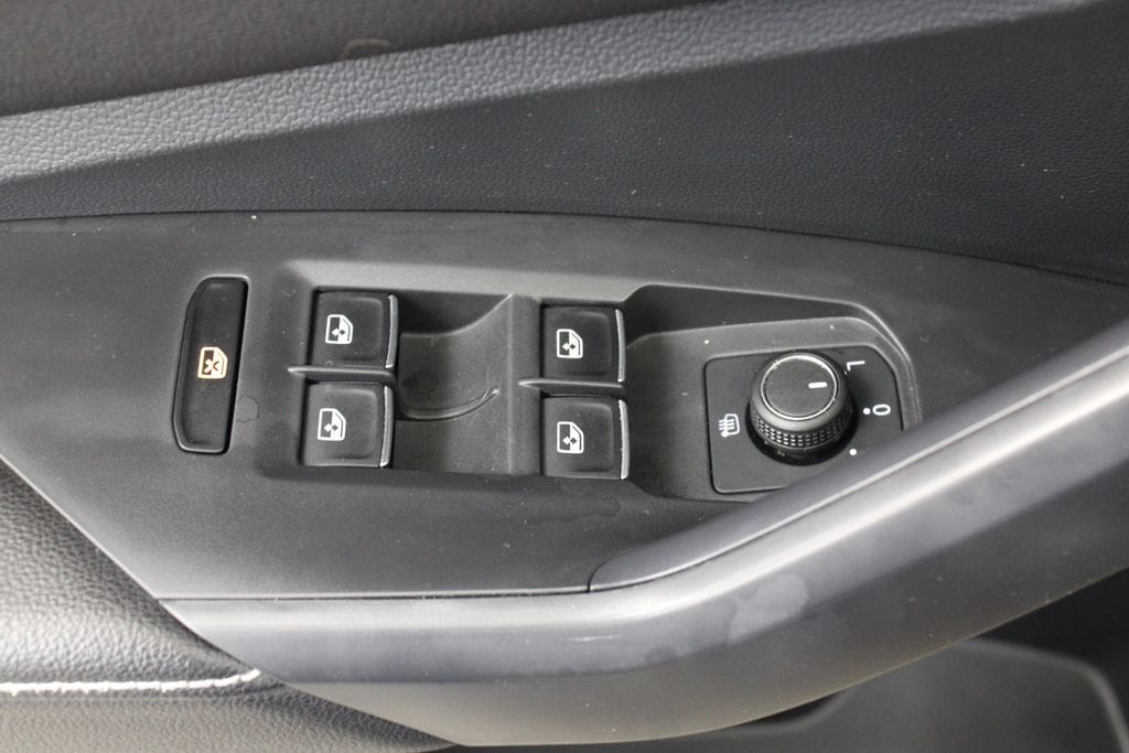2023 Volkswagen Jetta SE - Photo 17