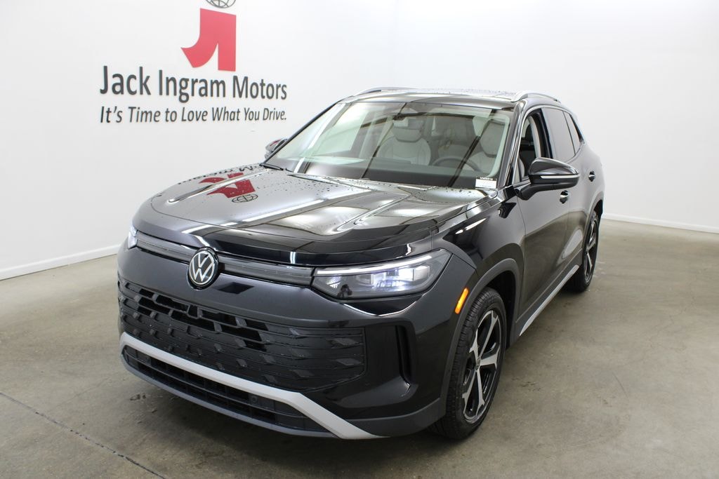 New 2026 Volkswagen Tiguan 2.0T SE SUV