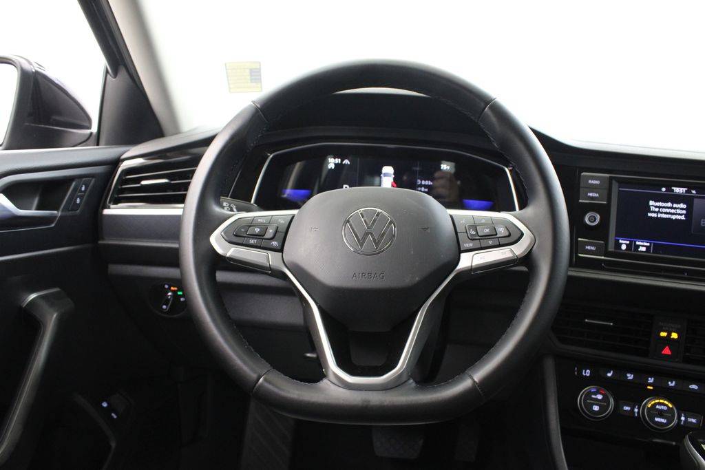 2023 Volkswagen Jetta SE - Photo 22