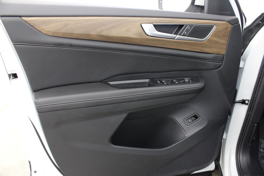 2026 Volkswagen Atlas SE w/Tech - Photo 16