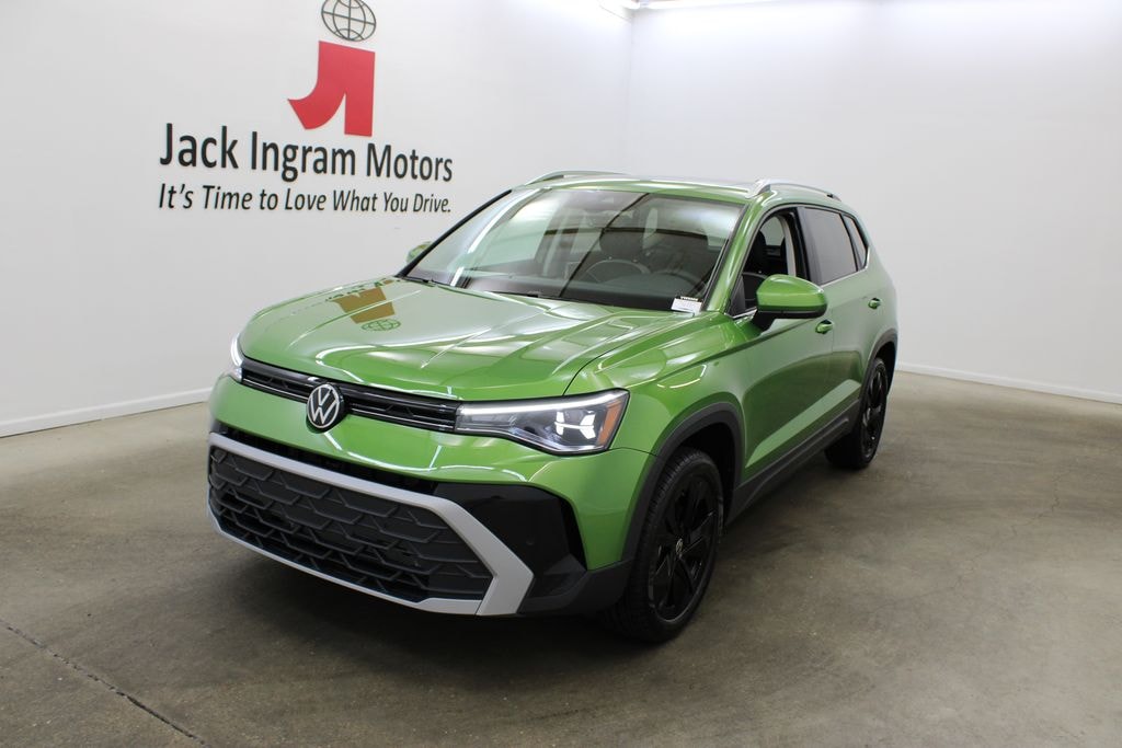New 2026 Volkswagen Taos 1.5T SE SUV