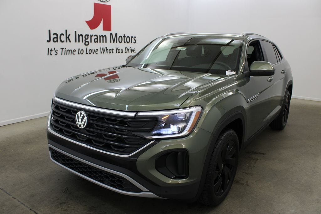 New 2026 Volkswagen Atlas Cross Sport 2.0T SE w/Technology SUV