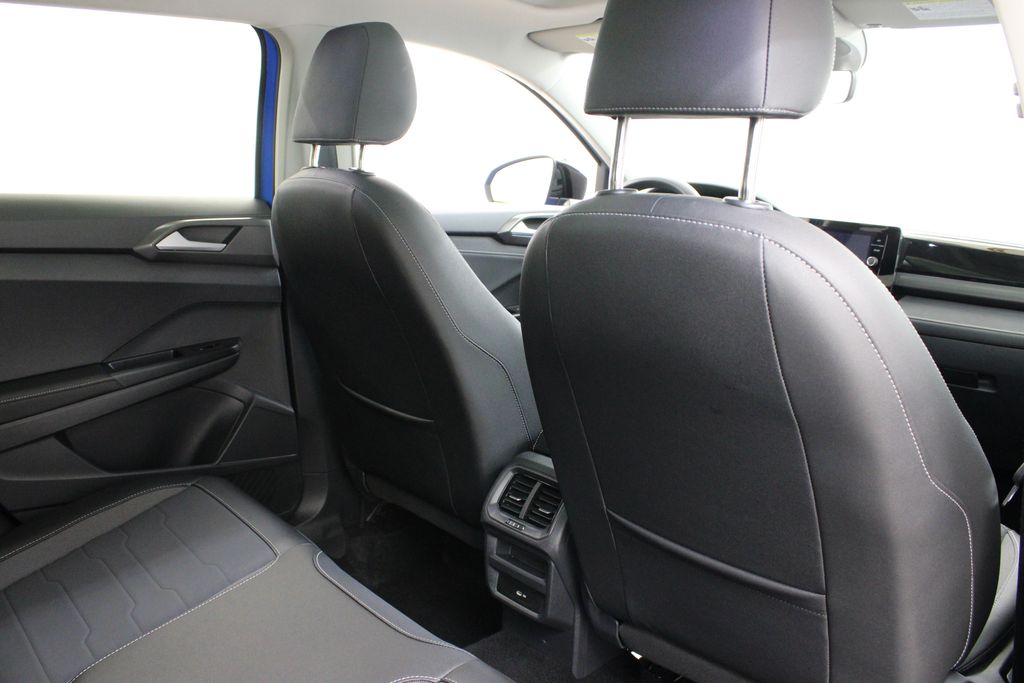 2025 Volkswagen Taos SE Black - Photo 21