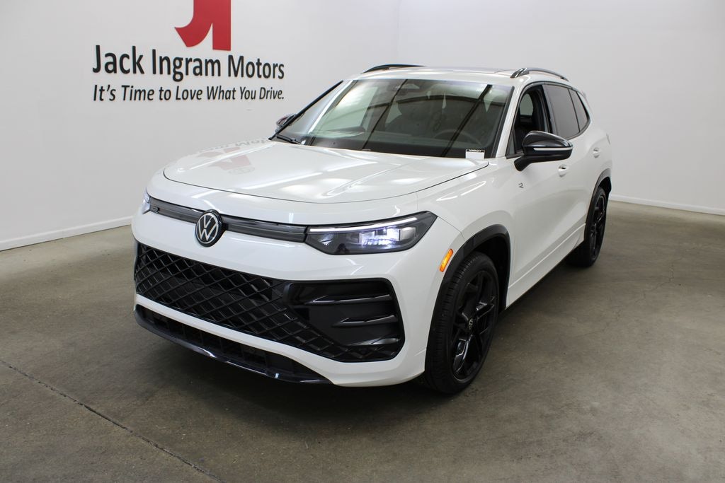 New 2026 Volkswagen Tiguan 2.0T SE R-Line Black SUV