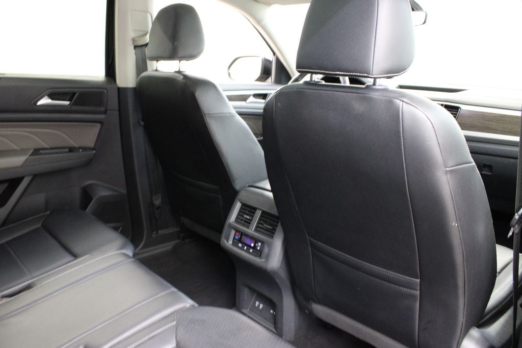 2022 Volkswagen Atlas SE w/Tech - Photo 21
