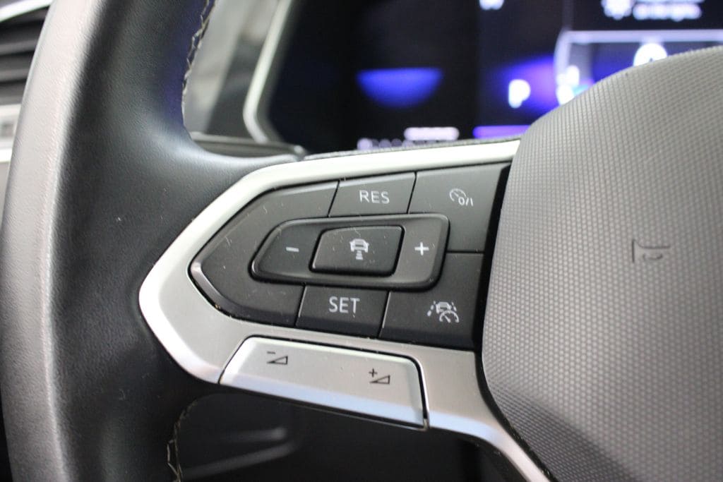 2022 Volkswagen Tiguan SE - Photo 25