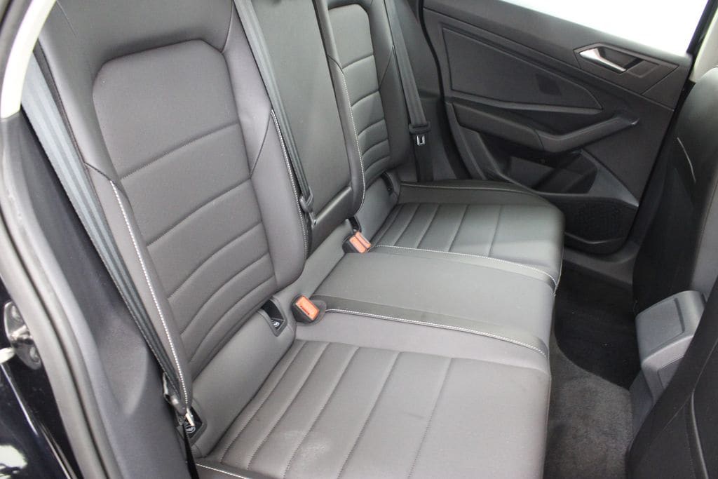 2023 Volkswagen Jetta SE - Photo 19