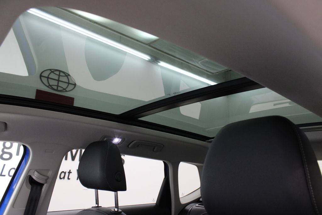 2025 Volkswagen Taos SE Black - Photo 13