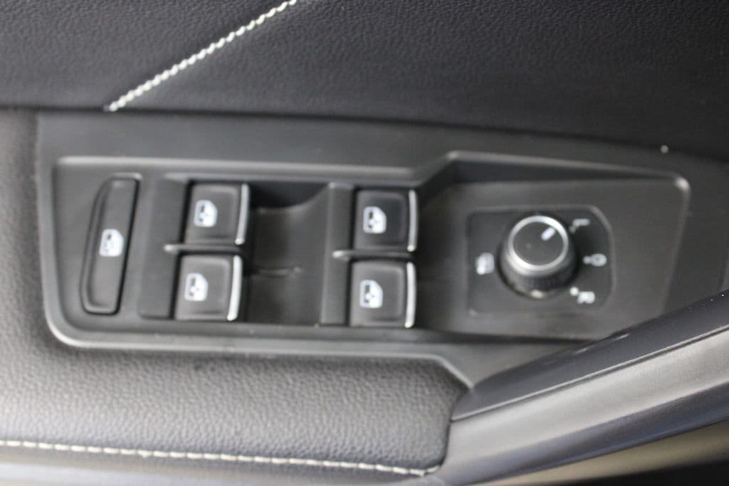 2022 Volkswagen Tiguan SE - Photo 17