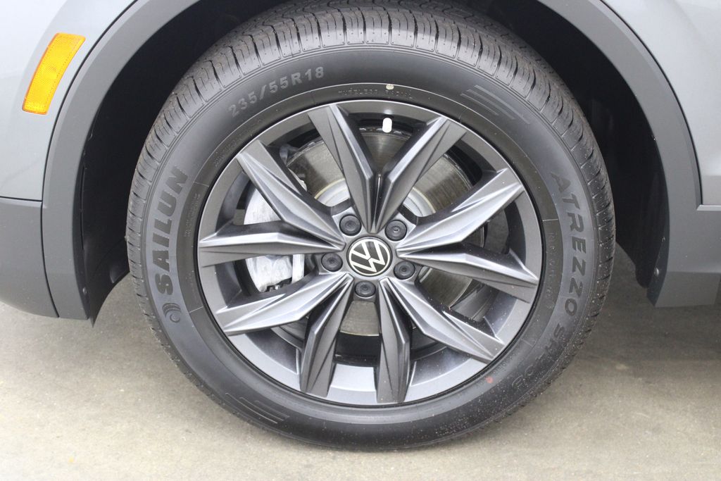 2022 Volkswagen Tiguan SE - Photo 27