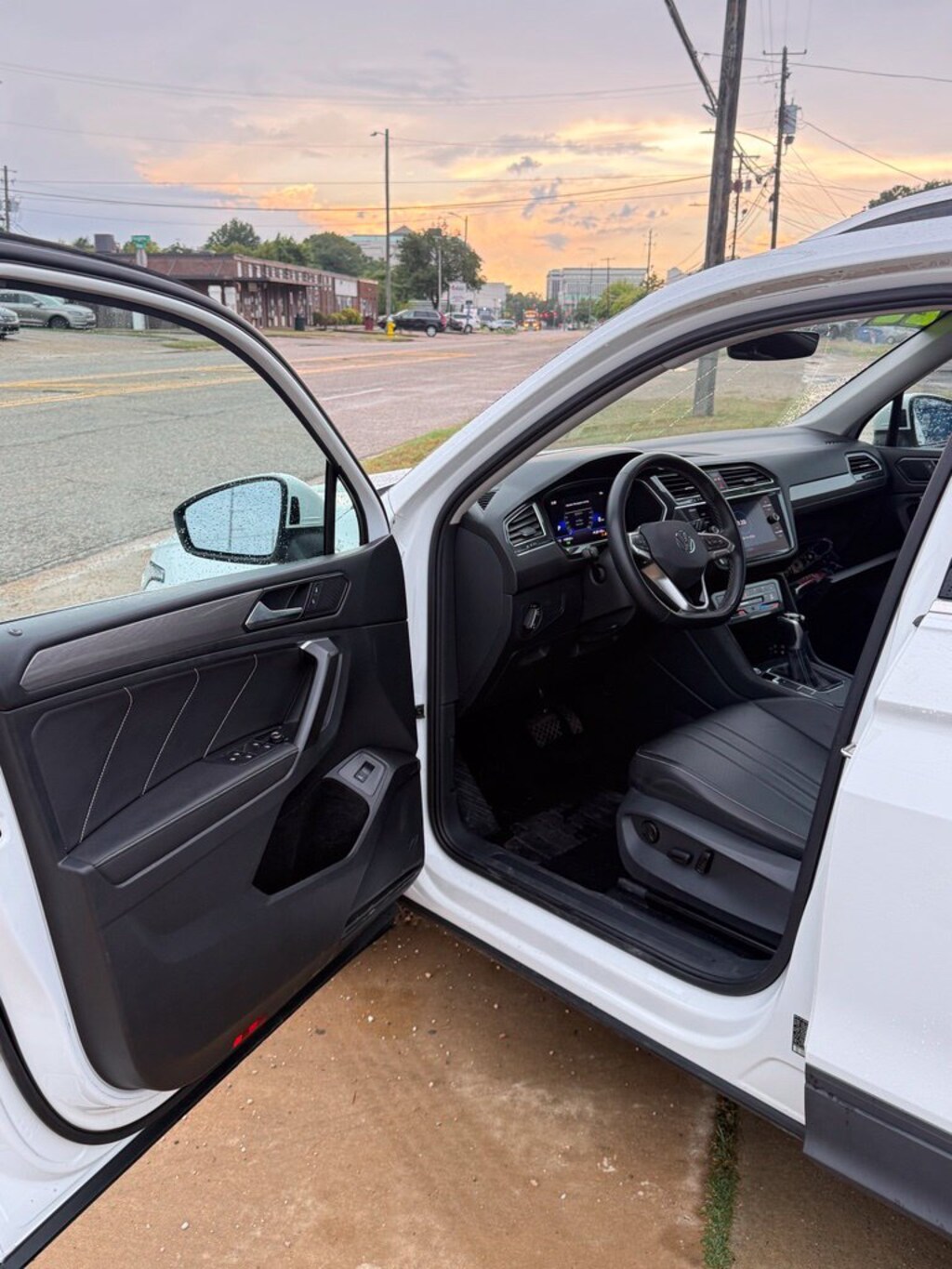Used 2022 Volkswagen Tiguan 2.0T SE SUV
