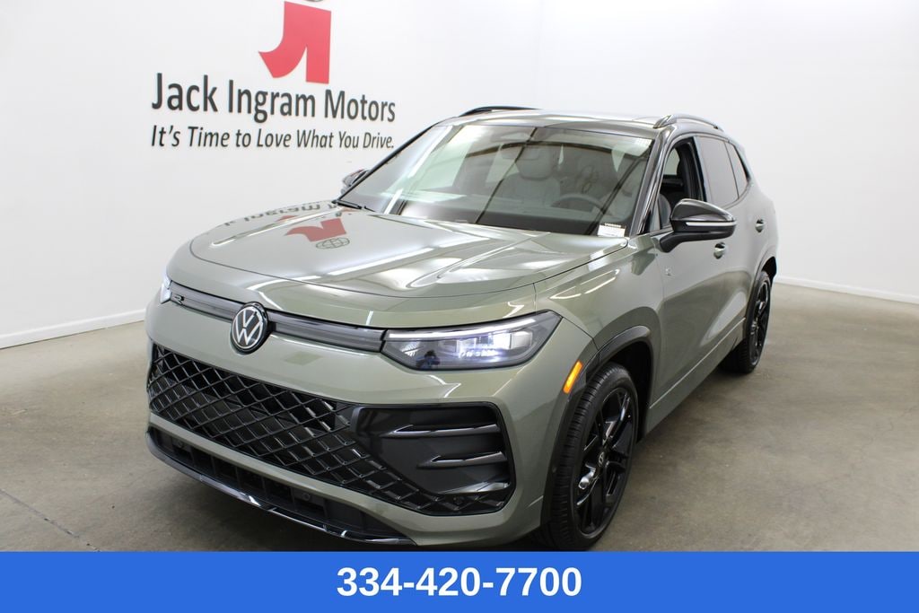New 2026 Volkswagen Tiguan 2.0T SE R-Line Black SUV
