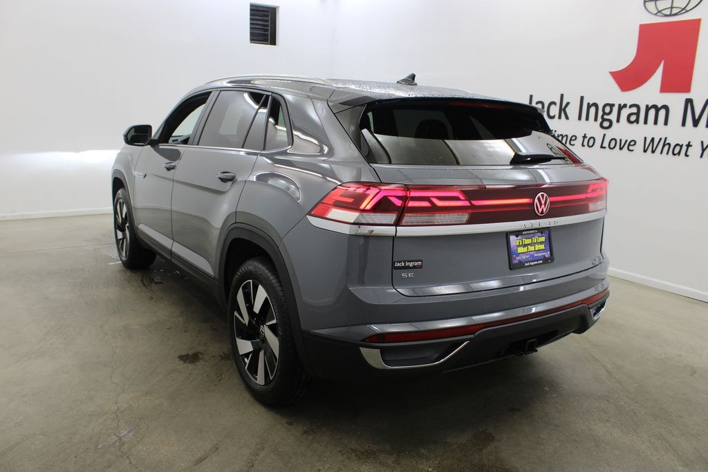 New 2026 Volkswagen Atlas Cross Sport 2.0T SE w/Technology SUV
