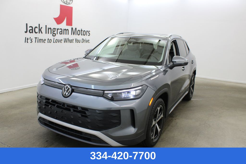 2026 Volkswagen Tiguan 2.0T SE's photo