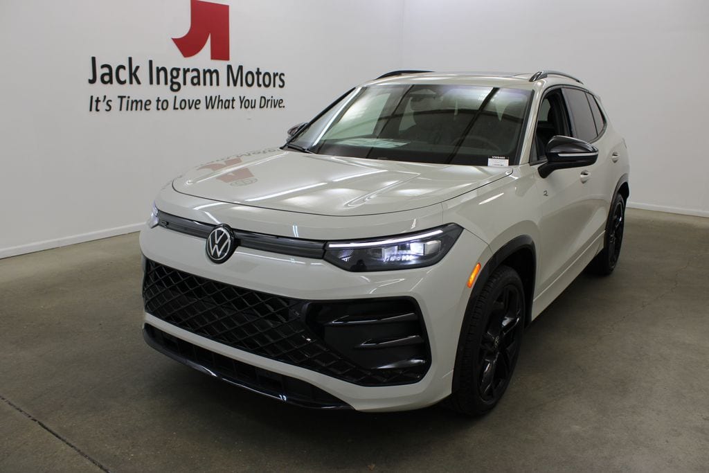 New 2026 Volkswagen Tiguan 2.0T SE R-Line Black SUV