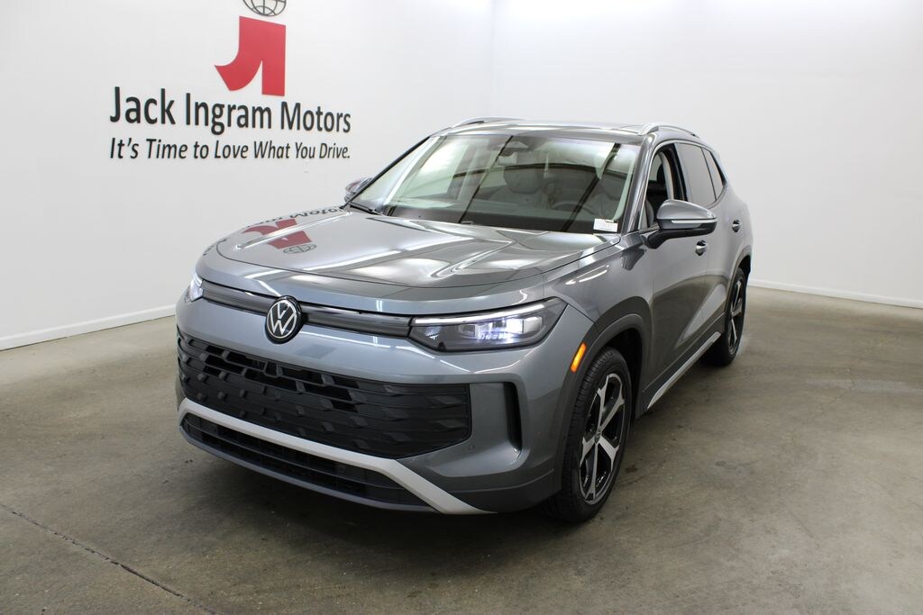 New 2026 Volkswagen Tiguan 2.0T SE SUV