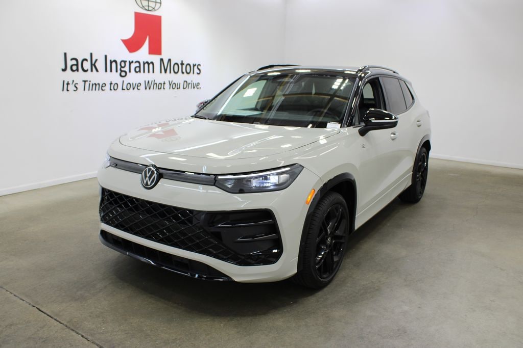 New 2026 Volkswagen Tiguan 2.0T SE R-Line Black SUV